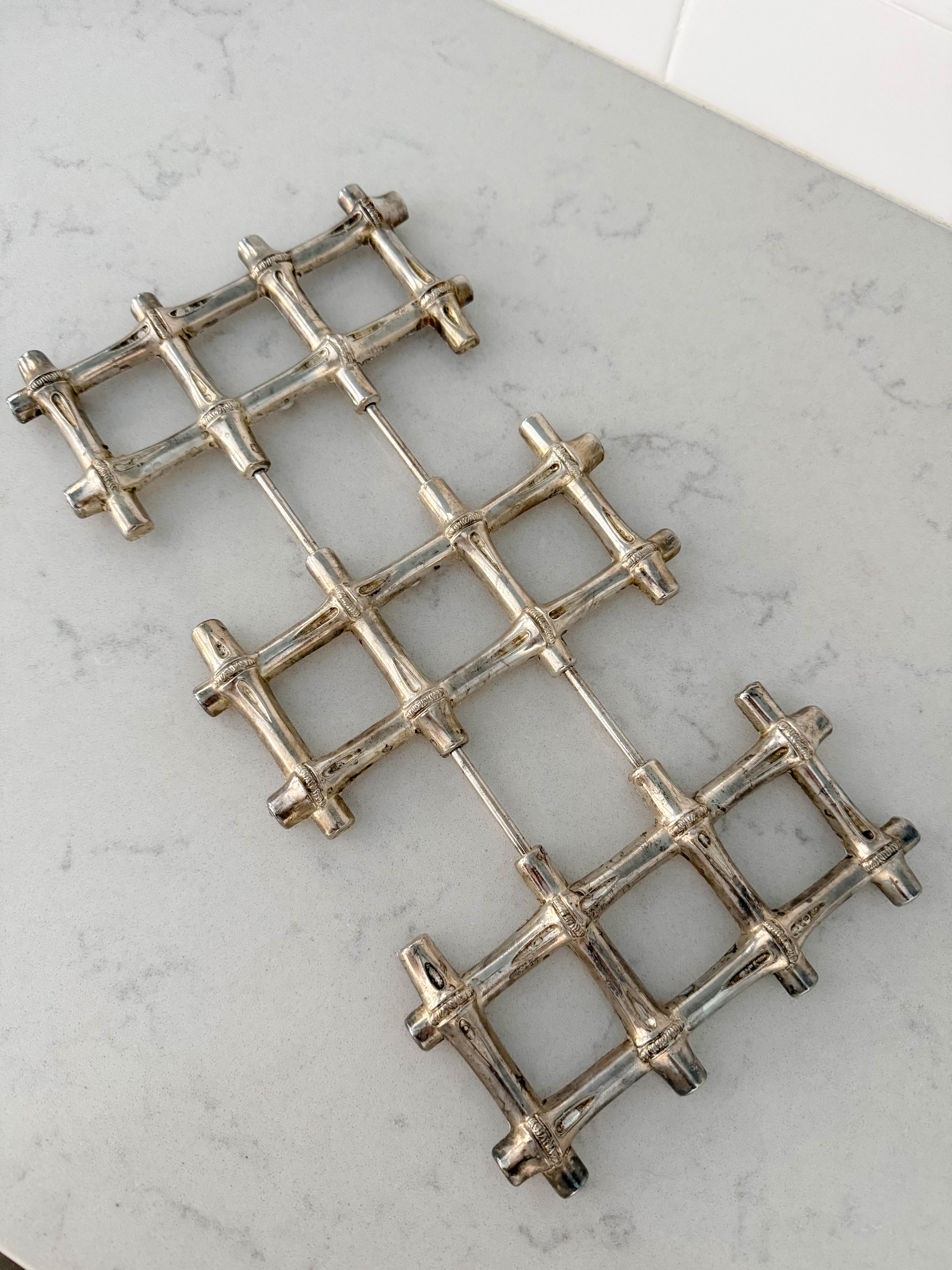 Silver Bamboo Expandable Trivet
