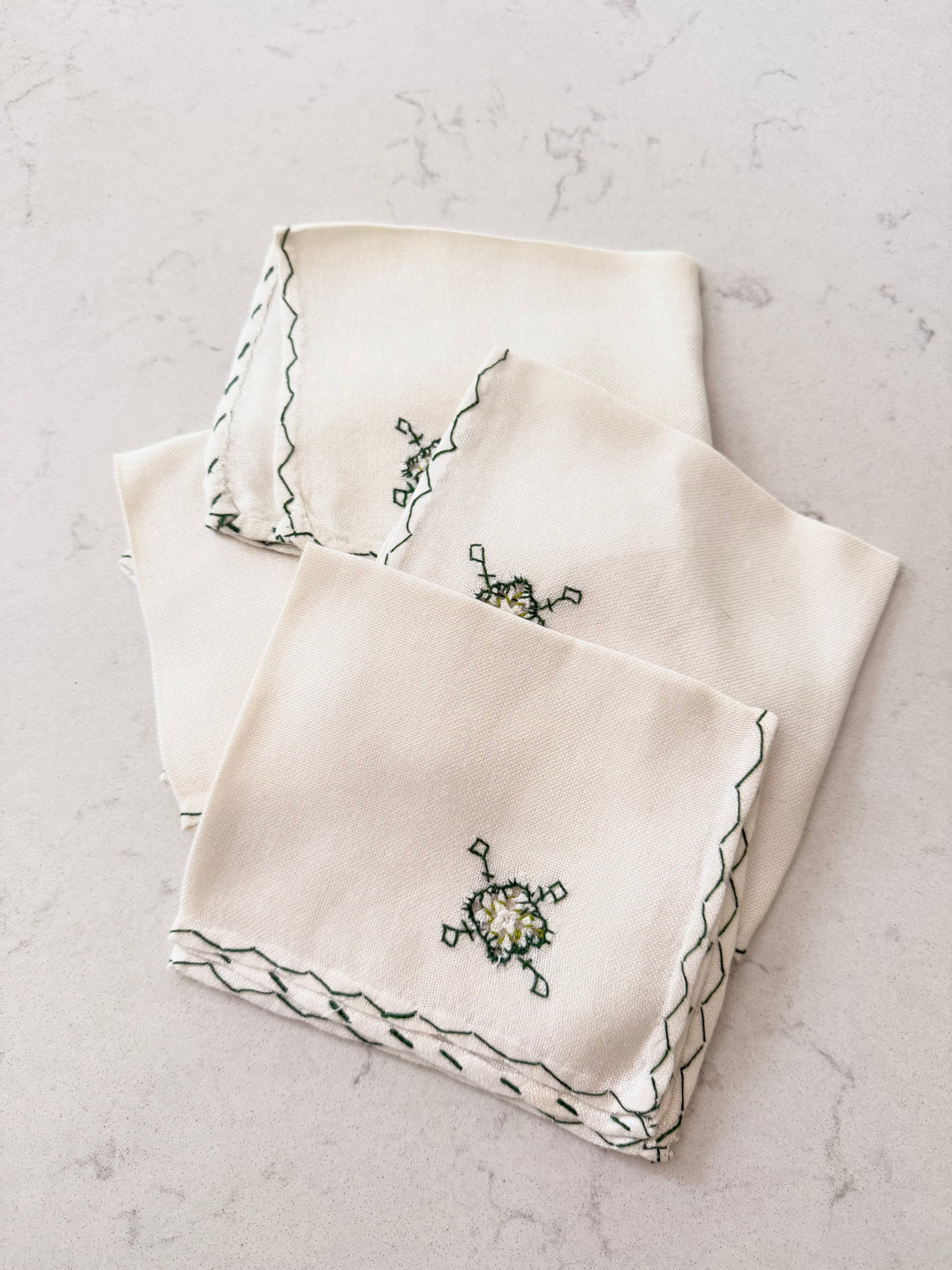 Vintage Embroidered Dinner Napkins - Set of 5